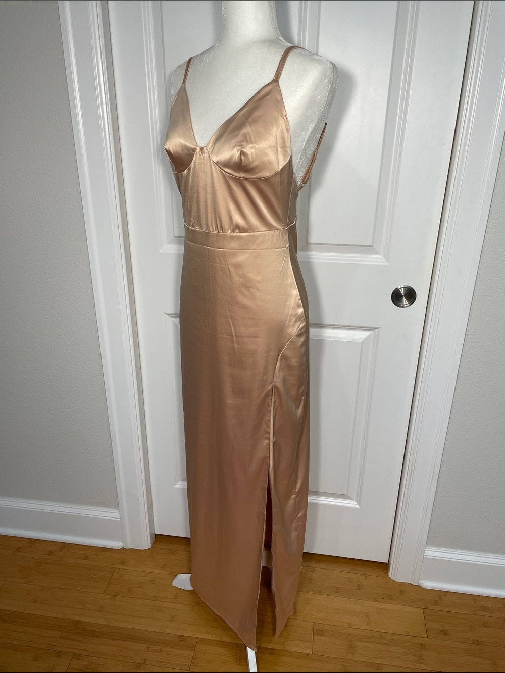 The Edit Freesia Formal Dress Medium Champagne Side Slit Satin Open Back Maxi - Picture 4 of 12
